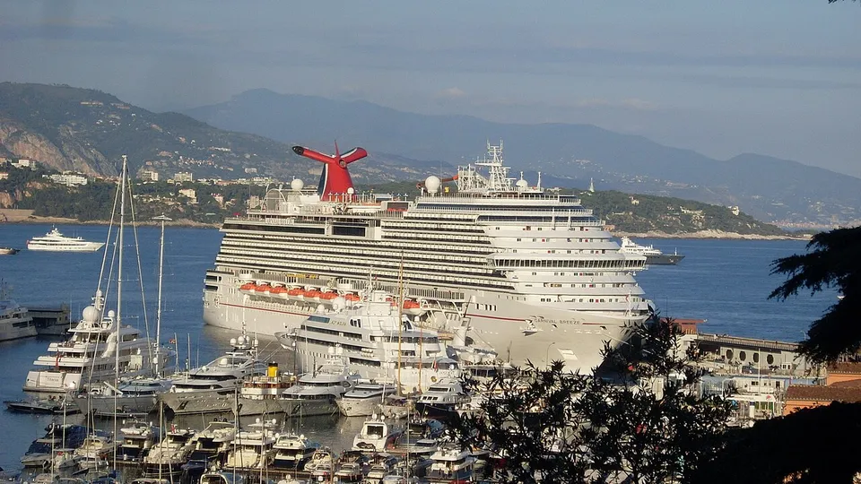 Carnival Breeze